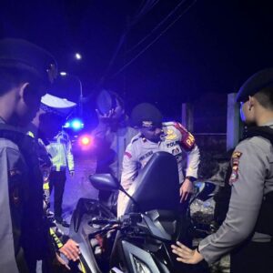 Patroli KRYD Malam Hari Piket Fungsi Polres Bima Menyasar Titik Rawan Begal dan Balapan Liar