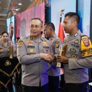 Personel Polres Sumbawa Barat Brigpol Kamaludin, Raih Nominasi Hoegeng Corner 2025 dari SSDM Polri