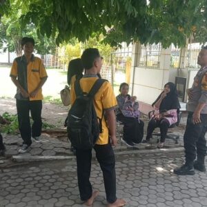 Cipta Kondisi Aman, Polsek Sumbawa Perketat Pengawasan di Sekolah Saat Jam Pulang