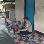 BHABINKAMTIBMAS DESA PRINGGARATA SALURKAN BANTUAN JUMAT BERKAH KEPADA WARGA DISABILITAS