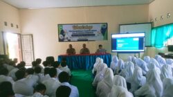 Polsek Moyo Hilir Sosialisasikan SMA Kemala Taruna Bhayangkara, Siswa Diingatkan Bahaya Bullying dan Terorisme