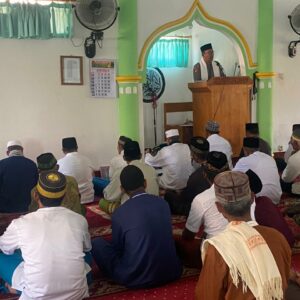 Kapolsek Labuhan Badas Isi Khutbah Jumat Imbau Jamaah Jaga Kondusifitas dan Bijak di Medsos