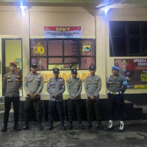 SIE PROPAM POLRES DOMPU LAKUKAN PENGECEKAN DISIPLIN PERSONEL PIKET FUNGSI