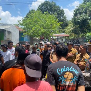 AKSI DAMAI MASYARAKAT DESA CALABAI BERLANGSUNG AMAN DAN TERTIB, POLSEK PEKAT LAKUKAN PENGAMANAN MAKSIMAL