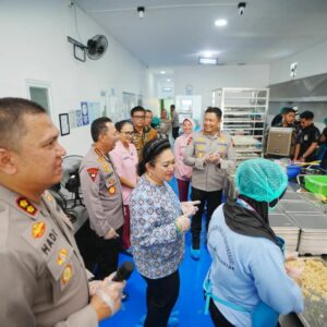 Titiek Soeharto Salut SPPG Polri Higienis, Bisa Jadi Contoh SPPG Se-Indonesia