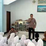 Sosialisasi Penerimaan Siswa Baru SMA Kemala Taruna Bhayangkara oleh Bag SDM Polres Bima Kota di SMPN 1 Kota Bima