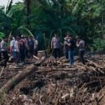 Hadir di Tengah Masyarakat, Kapolres Bima dan Bupati Bima Tinjau Jembatan Putus di Desa Nggembe