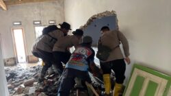 Satbrimob Polda Jawa Timur Perkuat Operasi Kemanusiaan Pasca Erupsi Semeru