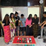 TIM OPSNAL SATRESNARKOBA POLRES DOMPU BEKUK 8 TERDUGA PELAKU PESTA EKSTASI DI KOS-KOSAN SALAMA