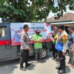Polres Sumbawa Barat Salurkan Bansos di Desa Tuananga, Kapolres Ingatkan Pentingnya Kepedulian Sosial