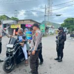 Edukasi Keselamatan , Sat Lantas Polres Lombok utara di Simpang 4 Pemenang.