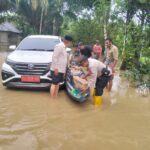 POLRES ACEH BARAT IMBAU WARGA TINGKATKAN KEWASPADAAN AKIBAT BANJIR DI KAWAY XVI