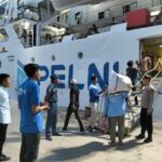 Polsek Kawasan Pelabuhan Laut Bima Amankan Kedatangan KM Wilis yang Lakukan Embarkasi dan Debarkasi Penumpang