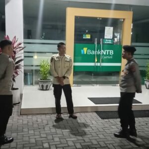 Polres Loteng Tingkatkan Patroli Obyek Vital Perbankan Cegah Kriminalitas Pada Malam Hari.