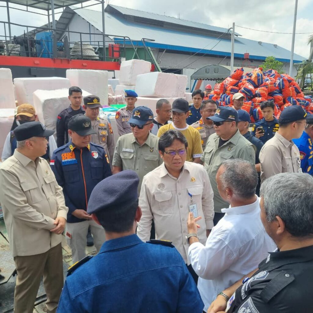 Batalyon Dhira Brata Akpol 1990 Salurkan Bantuan Besar untuk Korban Banjir Bandang dan Longsor di Aceh Tamiang