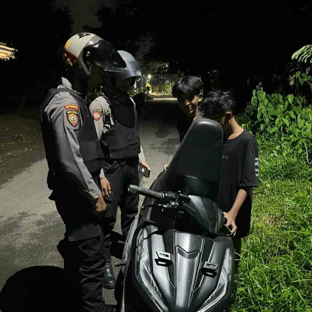 Polisi Patroli Dini Hari di Gerung, Sasar Jam Rawan Kriminalitas