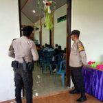 Pastikan Kenyamanan Umat Kristiani Dalam Beribadah Polsek Donggo Laksanakan Pengamanan