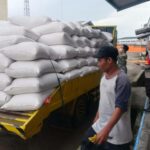 Polri Kawal Distribusi Jagung Petani ke Bulog NTB