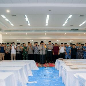 Kapolda Sumbar Pimpin Shalat Jenazah 24 Korban Banjir di Masjid Raya Al Minangkabawi