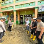 Kapolri Tinjau Pembersihan SD dan Masjid Terdampak Bencana di Aceh Tamiang